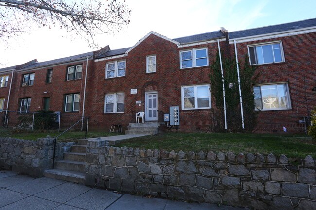 1837 M St NE in Washington, DC - Building Photo - Building Photo