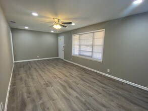 1445 W Ball St in Weatherford, TX - Building Photo - Building Photo