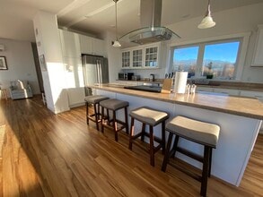 5 Ram Island Farm Rd in Cape Elizabeth, ME - Building Photo - Building Photo