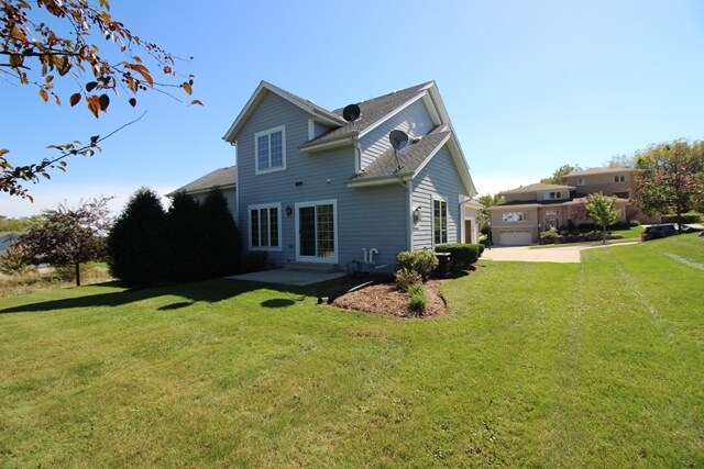 3606 Oak Valley Ln in Waukesha, WI - Foto de edificio