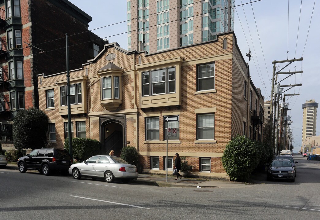 Cameron House in Vancouver, BC - Building Photo