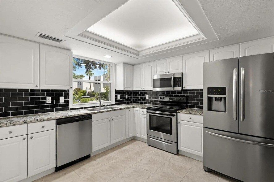 5084 Marsh Field Rd, Unit 77 in Sarasota, FL - Building Photo