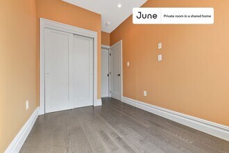 Private bedroom in 3 bed/2 bath Home in New York, NY - Building Photo - Building Photo