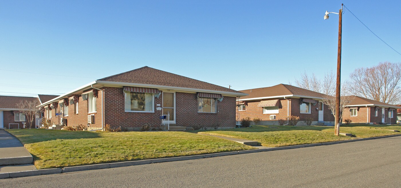 226 N 41st Ave in Yakima, WA - Building Photo