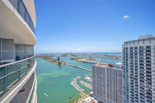 488 NE 18th St, Unit PH02 in Miami, FL - Foto de edificio - Building Photo
