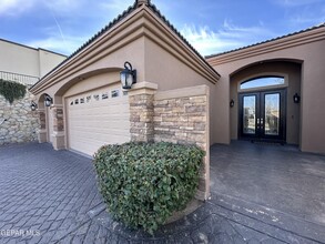 1332 Calle Lago Dr in El Paso, TX - Building Photo - Building Photo