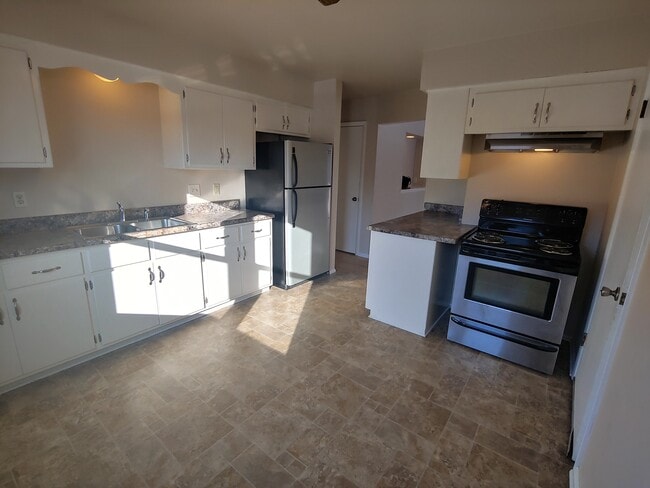 N70W5780 Bridge Rd, Unit 5780 - LOWER in Cedarburg, WI - Foto de edificio - Building Photo