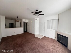7173 S Durango Dr in Las Vegas, NV - Building Photo - Building Photo