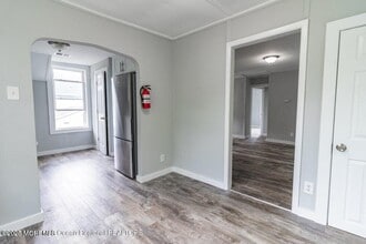 306 Henley Ave in Pine Beach, NJ - Building Photo - Building Photo