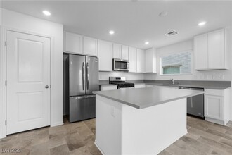 5265 Lissome Lily Ct, Unit 1928 in Las Vegas, NV - Building Photo - Building Photo