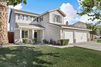 2201 Bridle Creek Cir in Tracy, CA - Building Photo - Building Photo