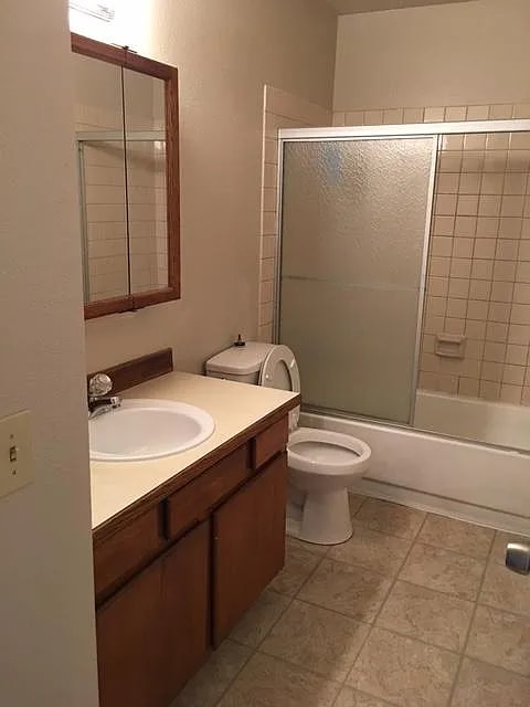 8008 E 10th Ave in Anchorage, AK - Building Photo