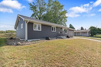 1237 Hilltop Dr in Milan, IL - Building Photo - Building Photo