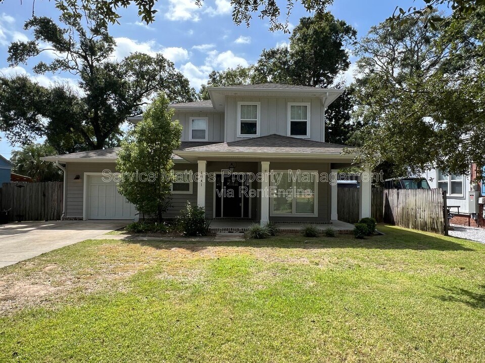 1841 E Bobe St in Pensacola, FL - Building Photo