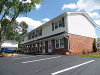 Emerald Court in Gibsonville, NC - Foto de edificio - Building Photo