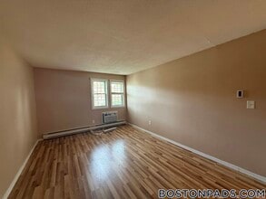 180 Main St in Bridgewater, MA - Building Photo - Building Photo