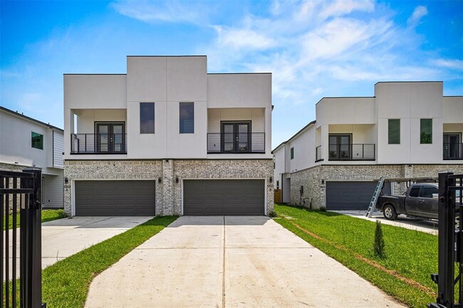 property at 5510 Pershing St