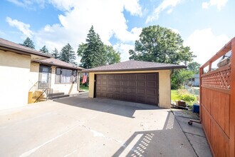 7118 Ewing Ave N in Minneapolis, MN - Building Photo - Building Photo