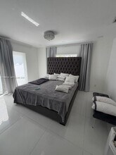 311 SW 44th Ave in Coral Gables, FL - Foto de edificio - Building Photo