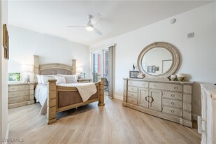 2745 First St in Ft. Myers, FL - Building Photo