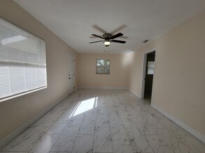 1723 35th St-Unit -1723 35th Street in Sarasota, FL - Building Photo - Building Photo