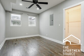 2839 W Wellington Ave in Chicago, IL - Building Photo - Building Photo
