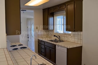 352 Grand Prix Ave in Manteca, CA - Building Photo - Building Photo