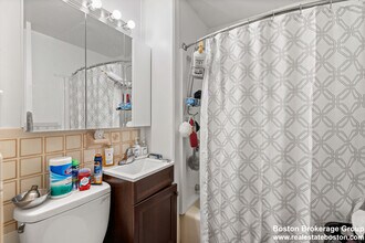 78 Hillside St, Unit 2 in Boston, MA - Foto de edificio - Building Photo