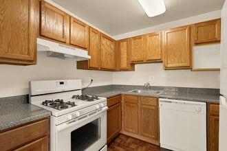 5105 10th Pl S in Arlington, VA - Foto de edificio - Building Photo