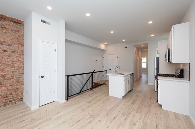 2911 W Clearfield St, Unit B in Philadelphia, PA - Building Photo - Building Photo