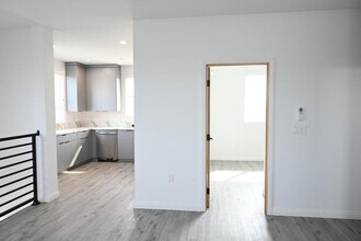 20515 Madrona Ave in Torrance, CA - Building Photo - Building Photo