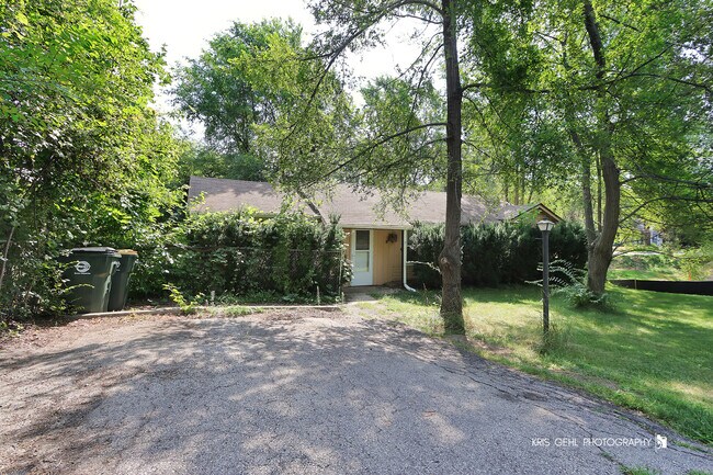 property at 6206 Hillcrest Rd