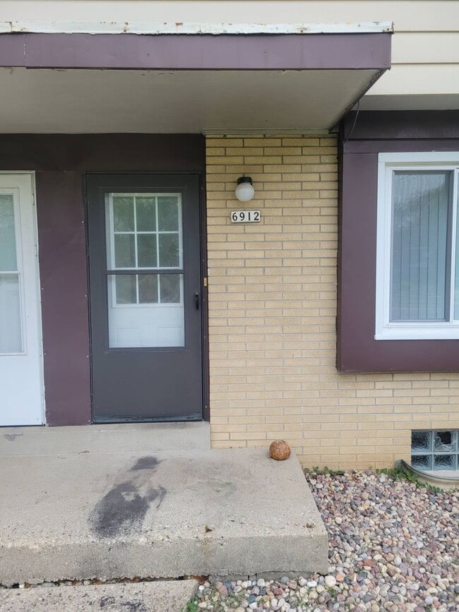 property at 6910 N 43rd St