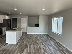 117 Marshall Lp in Bismarck, ND - Building Photo - Building Photo