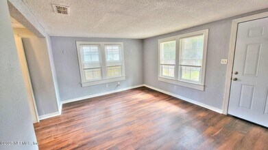 3553 Owen Ave in Jacksonville, FL - Building Photo - Building Photo