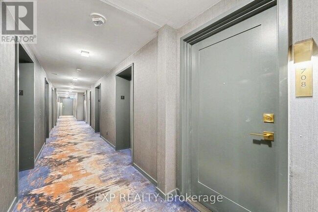 50 Charles St E in Toronto, ON - Building Photo - Building Photo