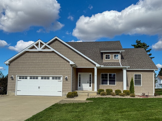 property at 14 Edgewater Ct