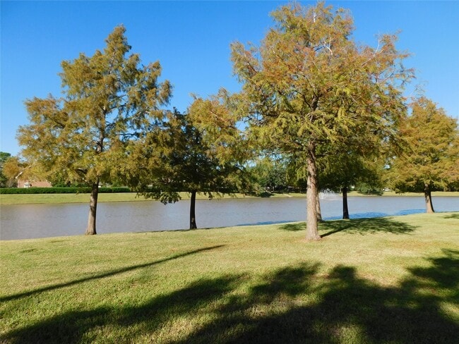 property at 3303 Rimrock Dr