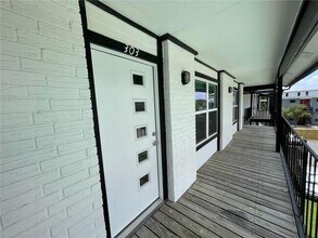 6409 Burns St in Austin, TX - Building Photo - Building Photo