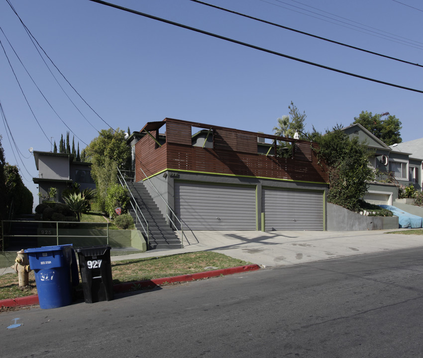 925 Manzanita St in Los Angeles, CA - Building Photo