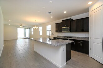 11008 S 56th Ln in Phoenix, AZ - Building Photo - Building Photo