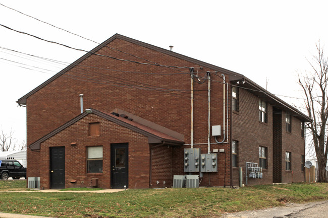 100 Elm St in Eminence, KY - Foto de edificio - Building Photo