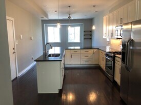 1806 Frankford Ave, Unit Unit B in Philadelphia, PA - Building Photo