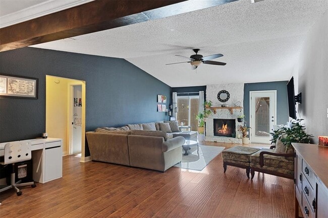 3909 Holt Dr in Austin, TX - Building Photo - Building Photo