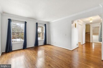 14422 Coachway Dr in Centreville, VA - Building Photo - Building Photo