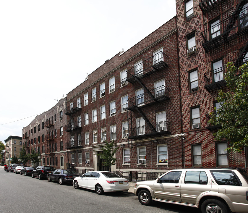 Sterling Court in Brooklyn, NY - Building Photo