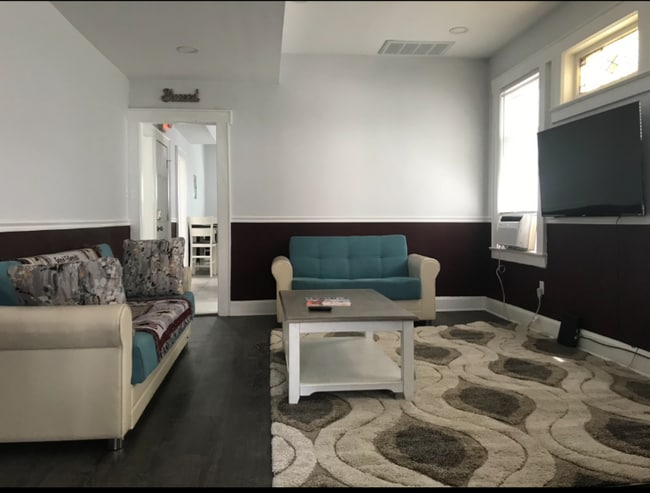 142 Mapes Ave in Newark, NJ - Foto de edificio - Building Photo