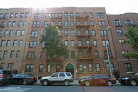 121 Seaman Ave in New York, NY - Foto de edificio - Building Photo