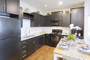 Highland Park at Northlake Apartments