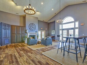 Regency Apartments in Fayetteville, NC - Foto de edificio - Building Photo